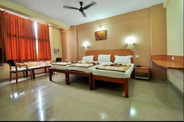 Sreeya Comforts Hotel ไมซอร์ ภายนอก รูปภาพ